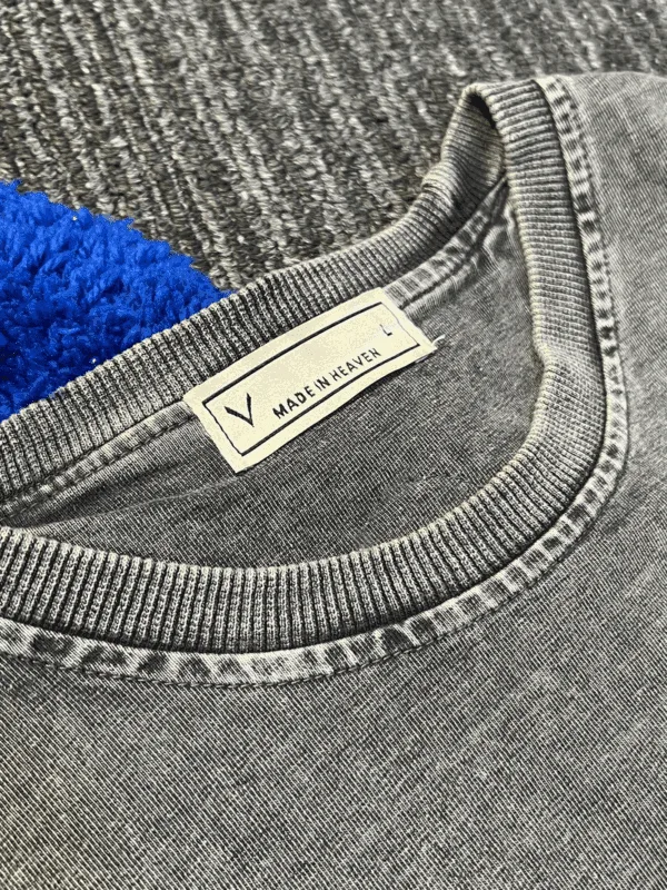 Sewn-in woven label sample